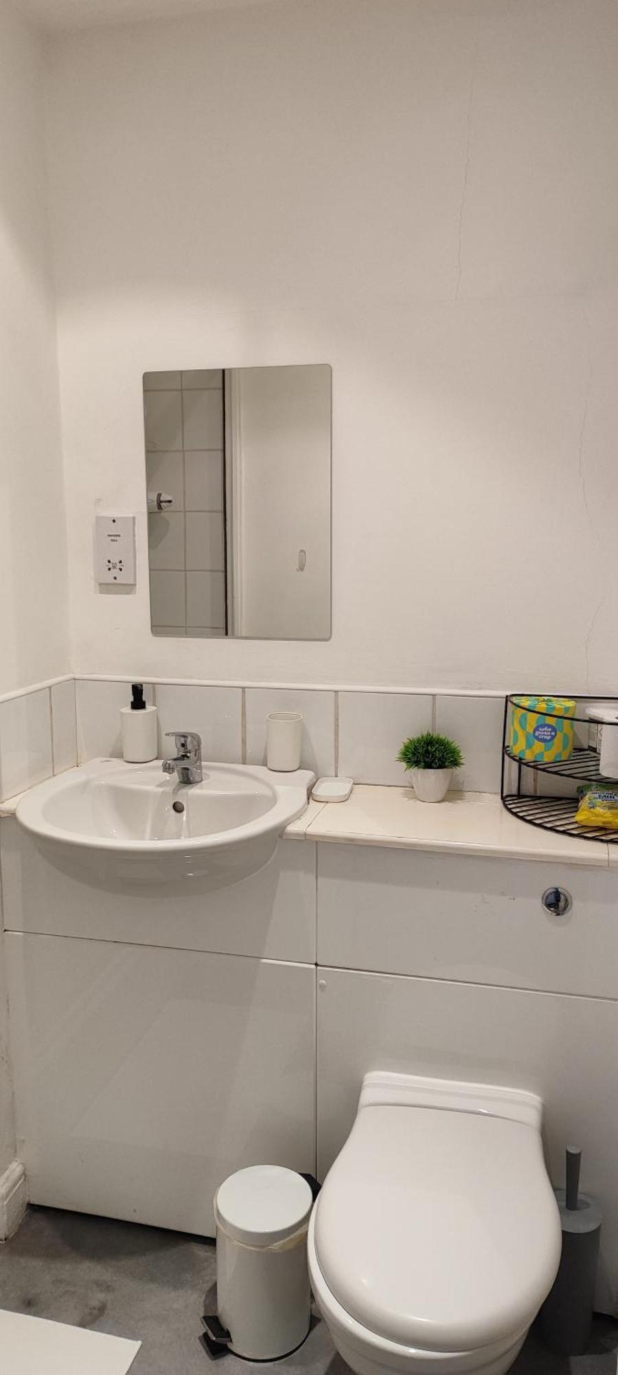 Bright, Chilled Ensuite Db Room In A Shared Flat! 런던 객실 사진